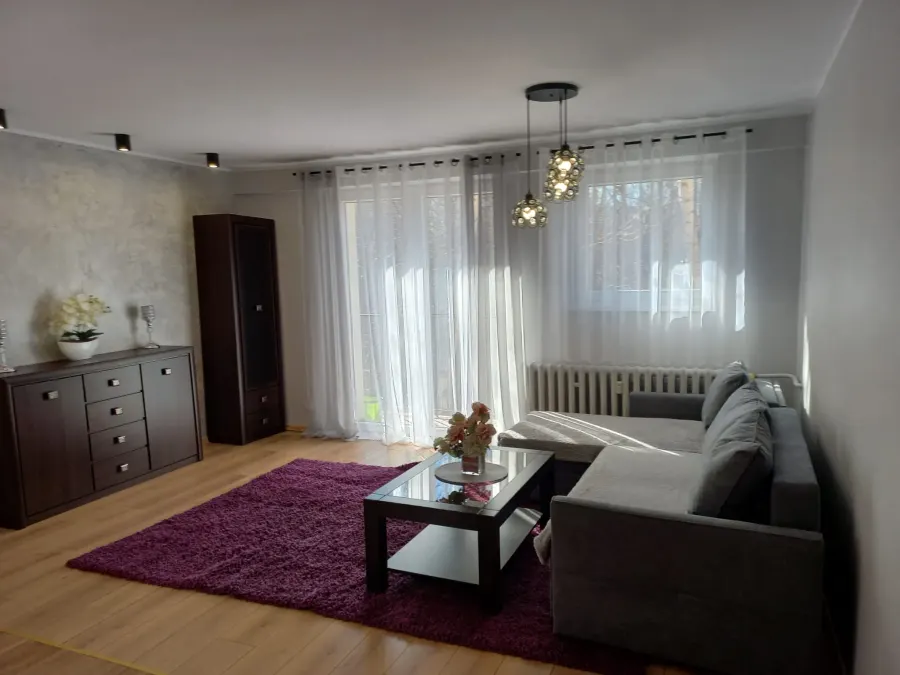 3 pokoje. 1 piętro. Balkon . Wzgórze Grota Roweckiego — zdjęcie 1
